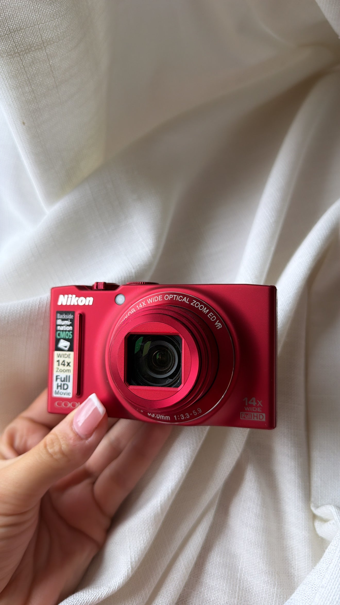 Nikon Coolpix S8200 (Red)