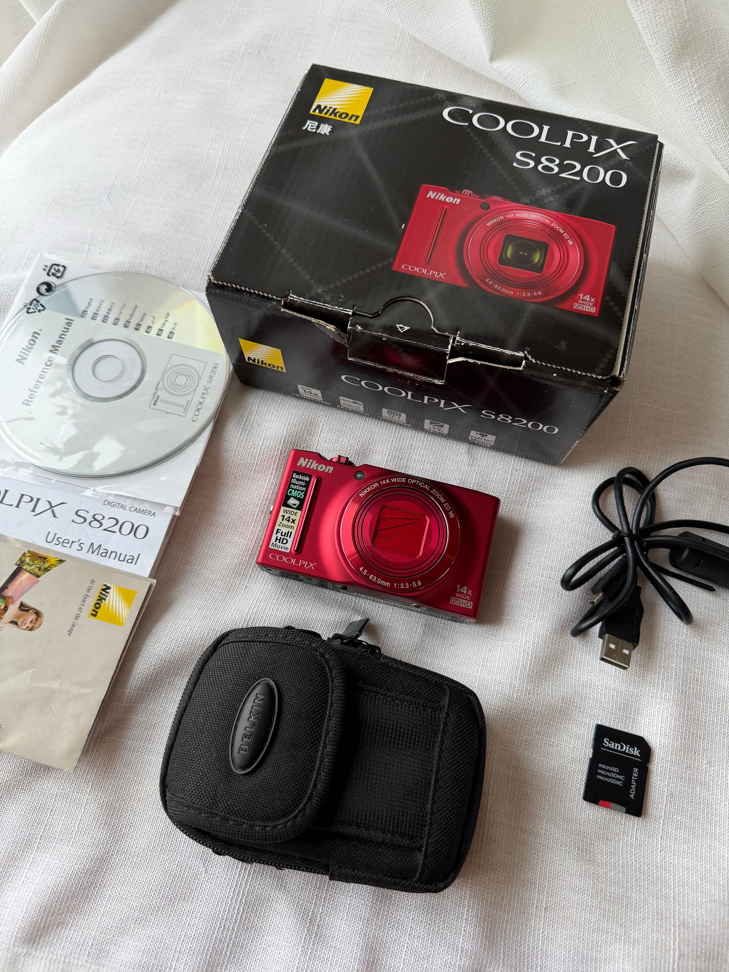 Nikon Coolpix S8200 (Red)