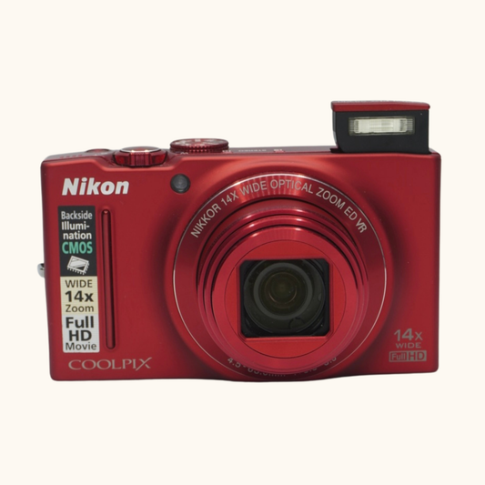 Nikon Coolpix S8200 (Red)
